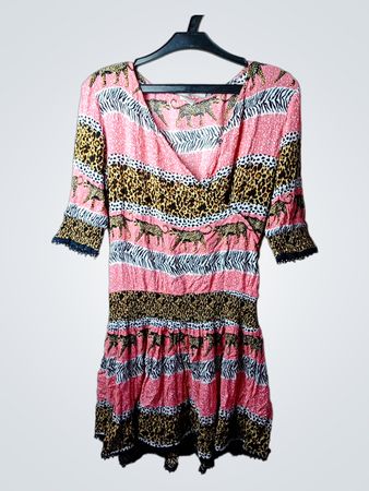 Frauenkleid mit Tierdruck