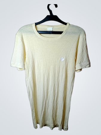 Gelbes T-Shirt