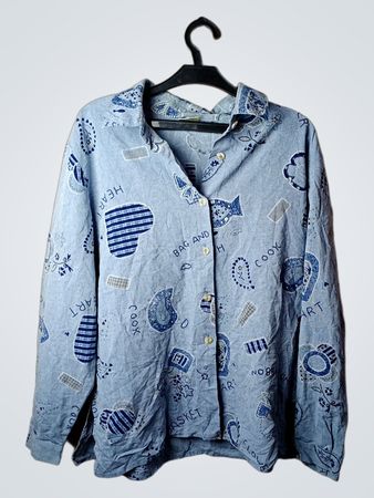 Blau bedrucktes Langarmhemd