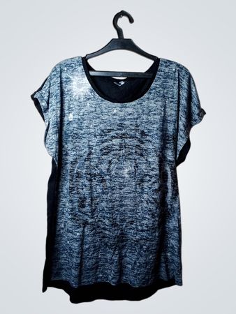 Schwarz und Blau meliertes T-Shirt
