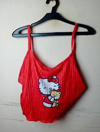 Hello Kitty Rotes Tanktop mit Teddybär-Grafik