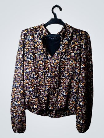 Bluse mit floralem Druck und Bindekragen