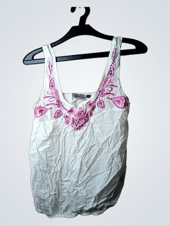Kwoman White Embroidered Tank Top