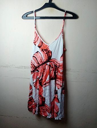 Strandkleid mit Blattdruck