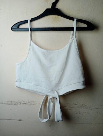 BILLY WEIL Weißer Bindegürtel Cropped Top