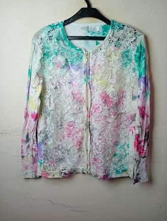 Cardigan mit floralem Druck und Spitzenakzenten