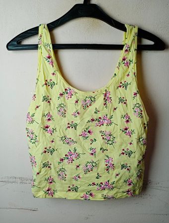 FB Sister Gelbes Blumenshirt