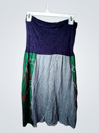 Trägerloses Kleid mit bedrucktem Design