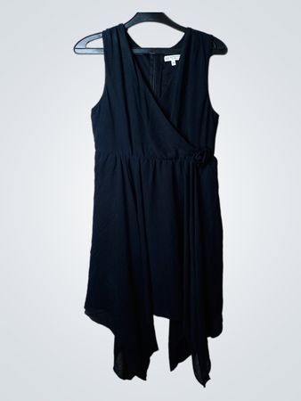 Smart & Pretty Schwarzes Ärmelloses Kleid mit Rosenmotiv