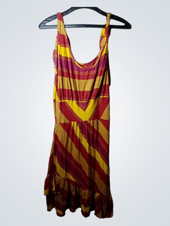 Gestreiftes Rüschenkleid