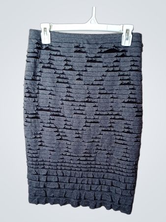 Grauer strukturierter Bleistiftrock