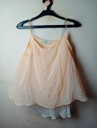 NISAN Peach Trägershirt mit Kettenriemen
