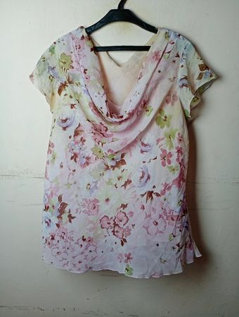 Bluse mit floralem Druck und Schalkragen