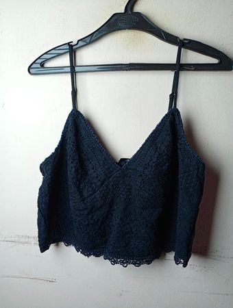 Schwarzes Spitze Cami-Top