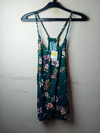 Grünes florales Top
