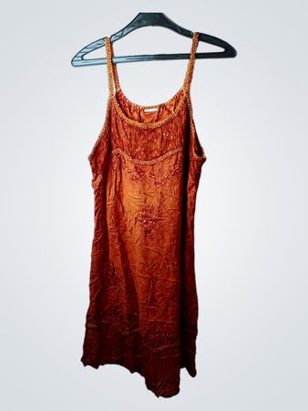 Oranges Spaghetti-Träger-Kleid