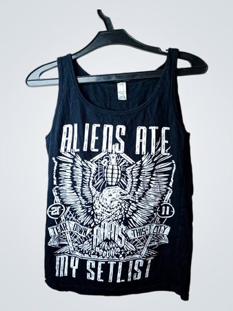 Schwarzes Tanktop mit "Aliens Ate My Setlist" Grafik