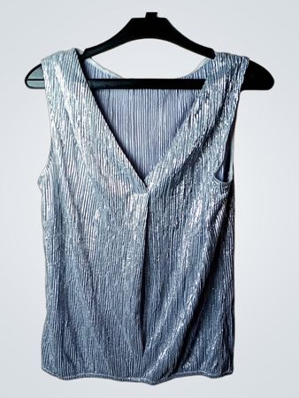 Silbernes plissiertes ärmelloses Top