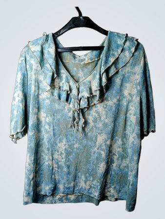 Blaues Batik-Rüschenshirt