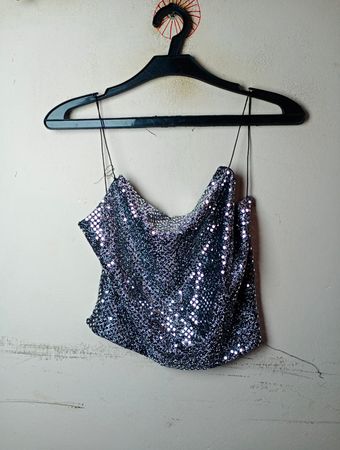 Glitzerndes schwarzes Crop-Top