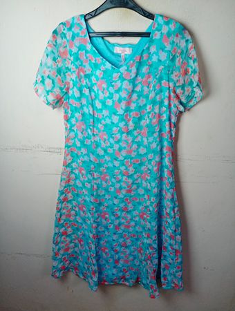 Millers Woman Blaues Blumenmuster Kleid