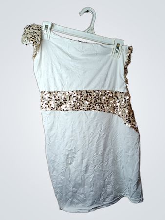 Weißes Kleid mit Pailletten