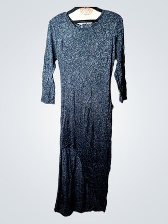 Langärmliges Kleid
