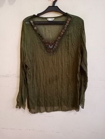 N&P NUOPAI Damen Grün V-Ausschnitt Perlenverzierte Bluse mit langen Ärmeln