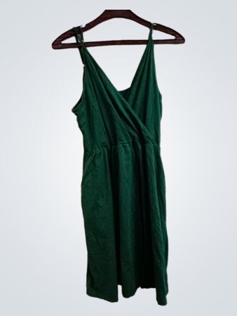 Grünes Spaghettiträgerkleid