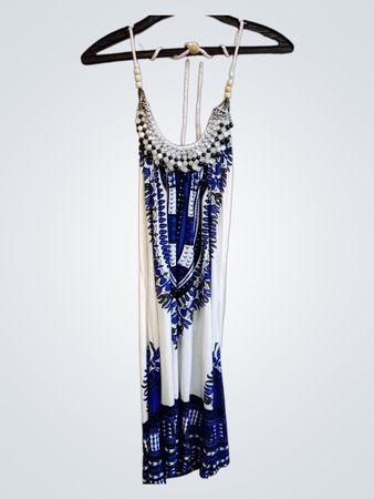 Maxikleid mit blauem und weißem Muster