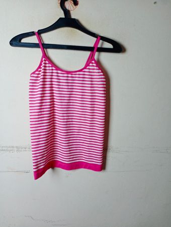 Rosa-weiß gestreiftes Tanktop