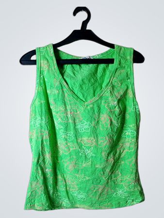Grünes florales Tanktop