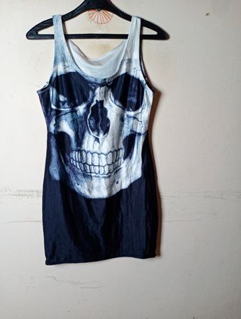 Ärmelloses Kleid mit Totenkopf-Print