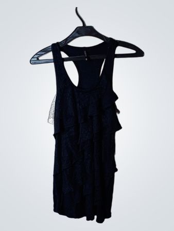 Colosseum schwarzes Tanktop mit Rüschen und Mesh-Detail