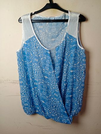 MS Mode Ärmelloses blau gemustertes Top Größe 42