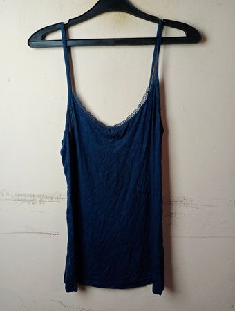 United Colors of Benetton Blaue Camisole mit Spitzenbesatz