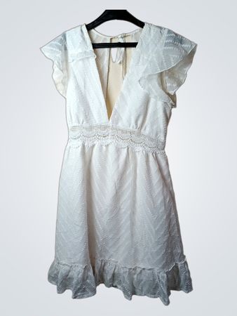 Weißes Rüschennkleid