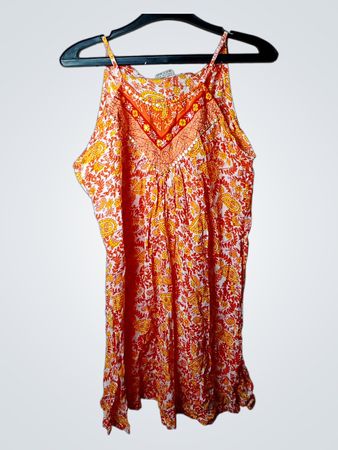 Orange- und gelb bedrucktes Blumenkleid