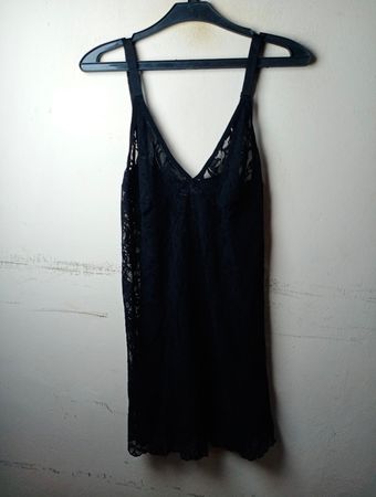 BODY FLIRT Schwarzes Spitzen-Negligee-Kleid