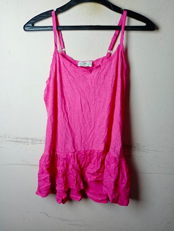 Sienna Pink Träger-Top mit Rüschen und Spaghettiträgern