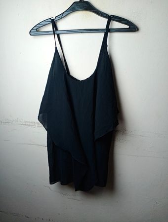Aiko Express to Impress Schwarze Rüschen-Camisole