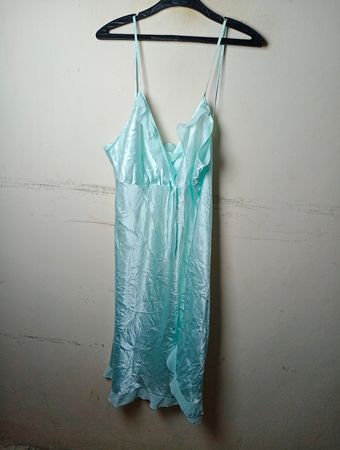 Mintgrünes Slip-Kleid
