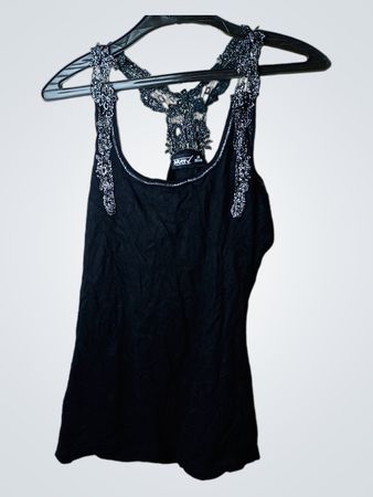 Schwarzes Tanktop mit Spitzenbesatz