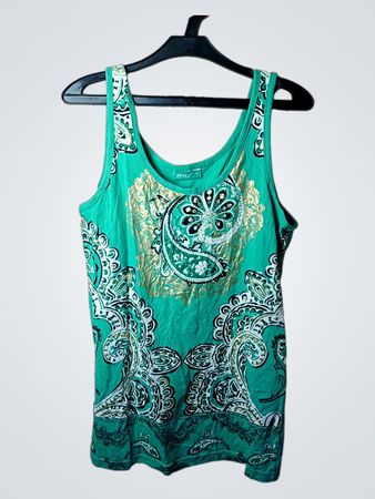 Grünes Tanktop mit Paisley-Muster