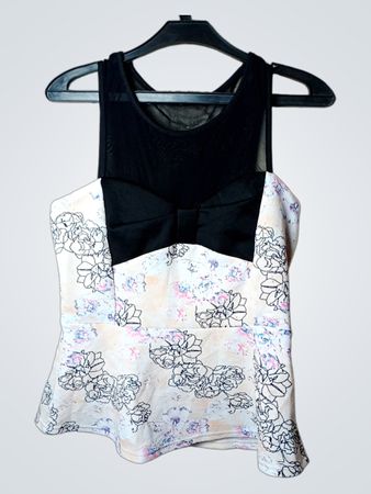 Damen-Top aus schwarzem Netzstoff mit Blumenmuster, Peplum-Saum und Schleifendetail