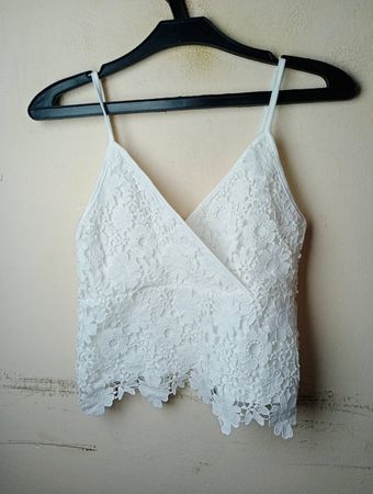Weiße Spitzen-Camisole