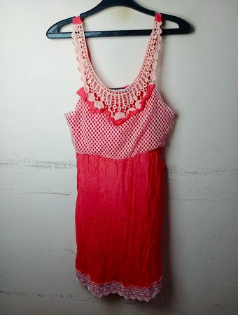 V&R Fashion Korallenrosa Häkelspitzenbesetztes Kleid