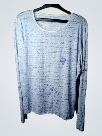 Hellblaues Langarmhemd mit Schriftzugprint