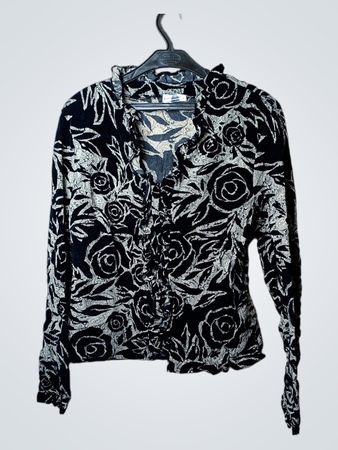 Schwarz-weiß geblümte Bluse