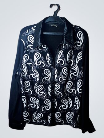 MAXX Schwarzes Paisley-Muster Hemd mit Knopfleiste